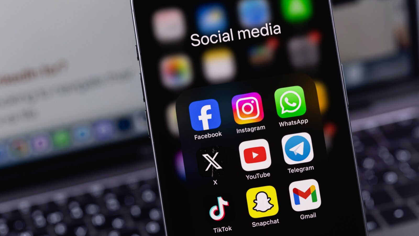 People spend more time on Facebook and Instagram thanks to AI